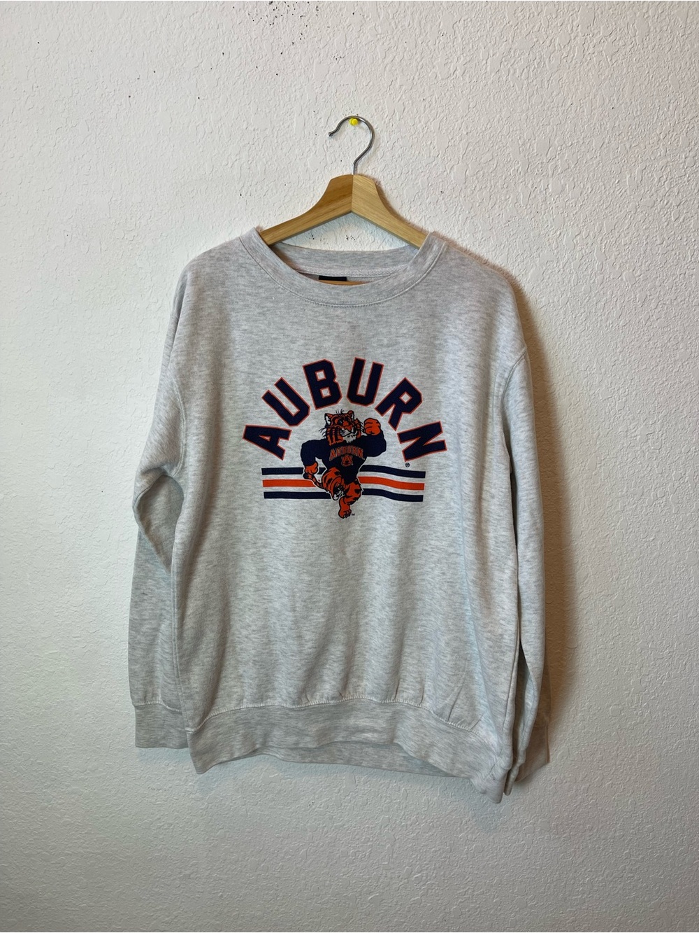 Vintage 90’s Auburn Tigers fleece crewneck sweatshirt size L